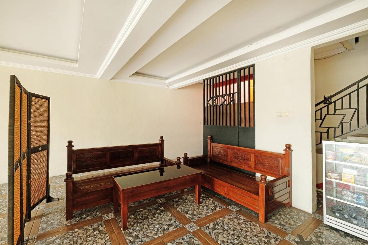 Oyo 91453 Hotel Srikandi Gejayan Maguwo 外观 照片